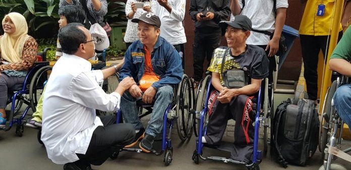 Menteri Perhubungan Budi Karya Sumadi melepas peserta MRAD 2019 yang memberangkatkan tujuh orang penyandang disabilitas sensorik netra dan penyandang disabilitas fisik (kursi roda). Foto : Twitter