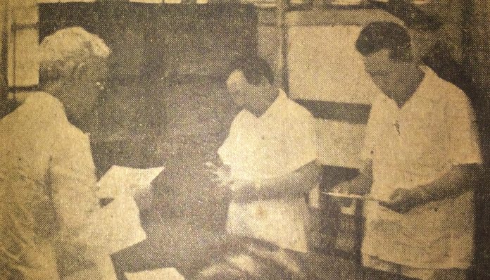 Tahun 1954 Fakultas Teknik meluluskan 4 insinyur. Foto: Majalah Gadjah Mada Februari 1954