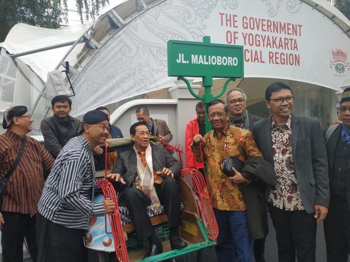 Pemda DIY menghadirkan suasana pedestrian Malioboro dalam Festival Indonesia ke-4 di Taman Krasnaya Presnya, Moskow, Russia. Foto: Taufiq