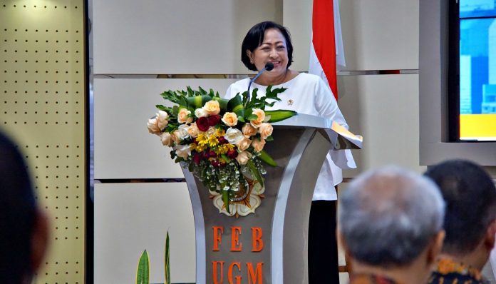 Prof. Dr. Sri Adiningsih, S.E., M.Sc. dalam Peluncuran Buku Transformasi Ekonomi Berbasis Digital di Indonesia. Foto Taufiq