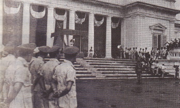 Berdasarkan hasil dari Seminar Pancasila yang digelar Kagama, Presiden Soekarno terbitkan Dekrit Presiden yang menetapkan Indonesia kembali pada Undang-Undang Dasar 1945. Foto : gpp - nkri