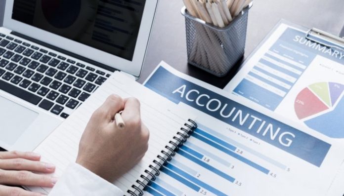 Akuntan harus dapat mengimbangi kemajuan teknologi. Foto: Accountants-day.info