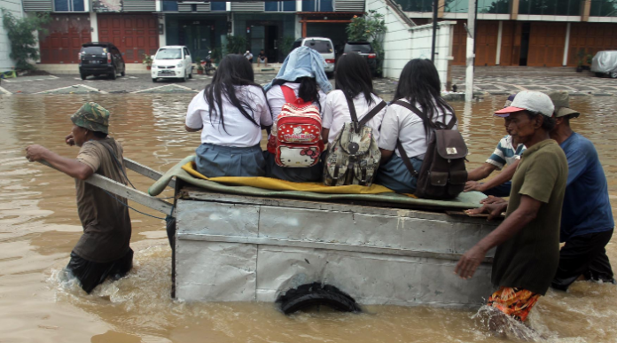 Ada kelompok masyarakat yang diklaim mengalami imbas paling ironi setelah mengalami musibah banjir. Foto: Rakyat Merdeka