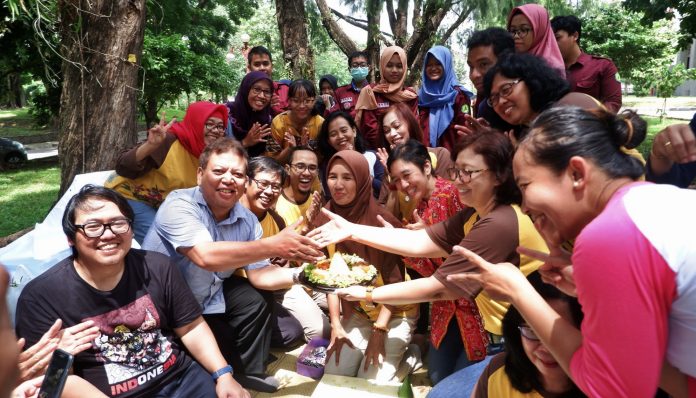 Musyawarah Anggota sekaligus perayaan Hari Ulang Tahun KAGAMA Orchids ke-2, diselenggarakan di Taman Cemara 7. Foto: Kinanthi