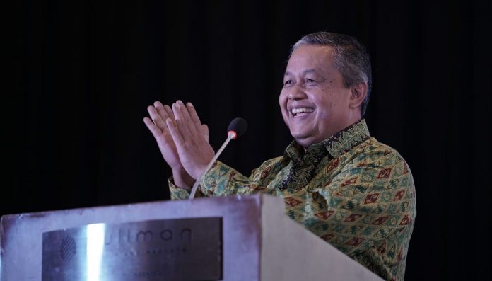 Gubernur Bank Indonesia, Perry Warjiyo, Ph.D, menyampaikan pandangannya terkait perekonomian Indonesia di tengah musibah virus corona. Foto: BI