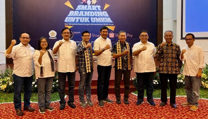 KAGAMA Inkubasi Bisnis VIII bertujuan untuk berbagi pengetahuan akan pentingnya brand di kalangan UMKM dan Pelaku Bisnis di Lampung. Foto: Ist