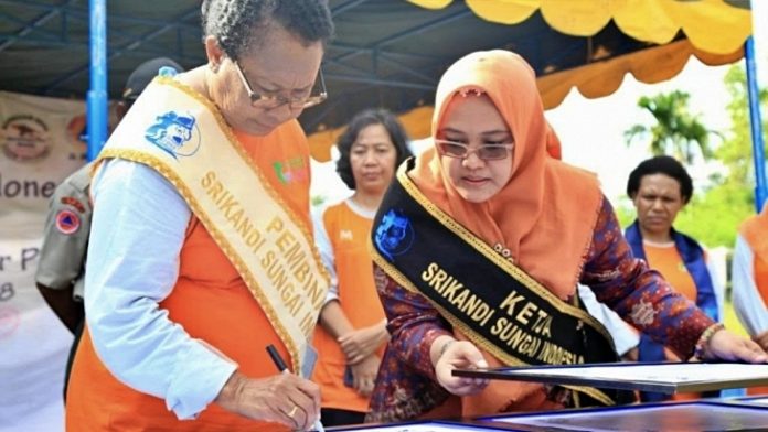 (Ilust.) Srikandi Sungai Indonesia (SSI) mengajak para anggotanya untuk menjadi relawan Covid-19 bagi keluarganya masing-masing. Foto: UGM