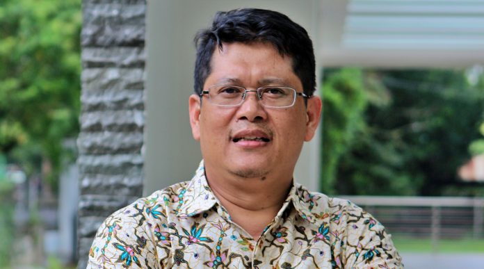 Dekan Fakultas Biologi UGM, Prof. Budi Setiadi Daryono menyebut, ada kemungkinan terjadi perlambatan persebaran Covid-19 di negara-negara tropis seperti Indonesia. Foto: Nurrokhman