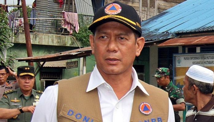 Kepala BNPB, Doni Monardo, menjadi tokoh kesekian yang mendukung Yayasan Peduli Hutan Indonesia (YPHI) gagasan Dr. Transtoto Handadhari. Foto: ANTARA