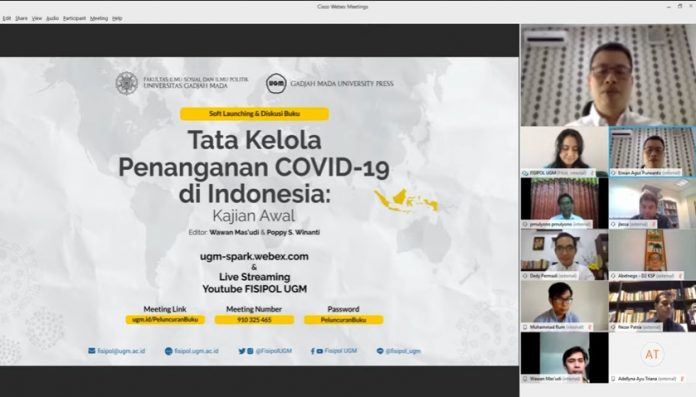 FISIPOL UGM melakukan soft launching buku Tata Kelola Penanganan Covid-19 di Indonesia: Kajian Awal. Foto: Ist