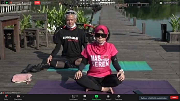 Ketua PP KAGAMA, Ganjar Pranowo, mengikuti agenda yoga yang diselenggarakan Nusantara Beryoga bersama KAGAMA. Foto: Ist