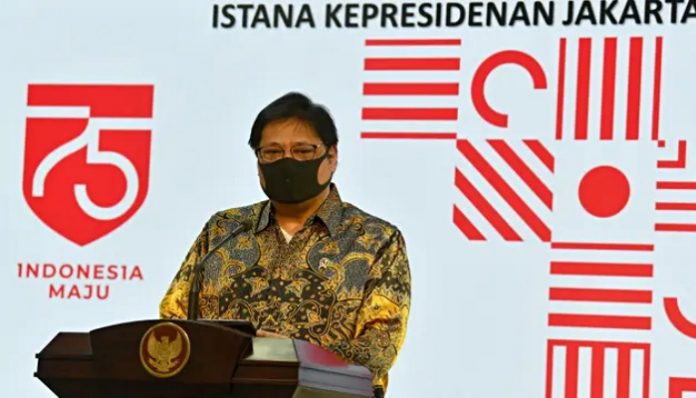 Usai dibentuk oleh Presiden Jokowi pada Senin (20/7/2020), Komite Penanganan Covid-19 dan Pemulihan Ekonomi Nasional langsung tancap gas menggelar rapat perdana. Foto: ANTARA