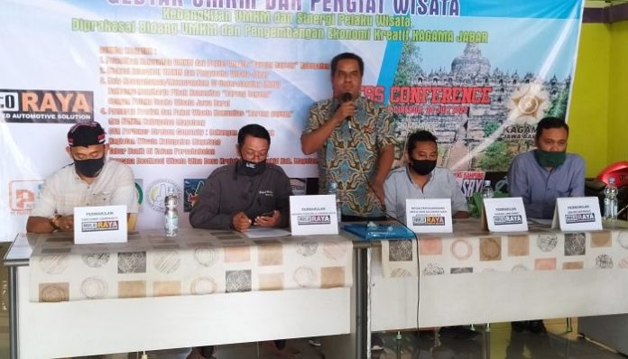 Pengda KAGAMA Jawa Barat mengadakan gebyar UMKM di Balai Ekonomi Desa, Bumiharjo, Borobudur, Magelang, Jawa Tengah. Sejumlah nota kesepakatan ditandatangani. Foto: Antara