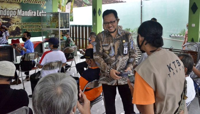Wakil Walikota Yogyakarta alumnus UGM, Heroe Purwadi menerangkan, program Dari Jogja Untuk Jogja merupakan kegiatan uji coba terhadap protokol kesehatan, sekaligus uji coba untuk pemulihan ekonomi. Foto: Pemkot Jogja