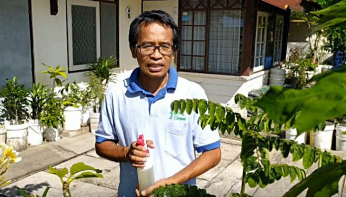Dosen Ilmu Tanah UGM, Nasih Widya Yuwono menyampaikan bahan-bahan yang bisa dipakai untuk bercocok tanam tanpa menambah pupuk lagi. Masyarakat bisa menanam secara intensif dengan hasil yang tinggi. Foto: Ist