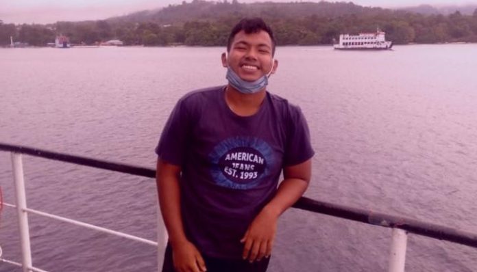 Mahasiswa baru UGM asal Provinsi Maluku, Syirhan Suherman, mengisahkan perjalanan yang dia tempuh untuk ikut serta dalam PPSMB UGM 2020 secara daring. Foto: Ist