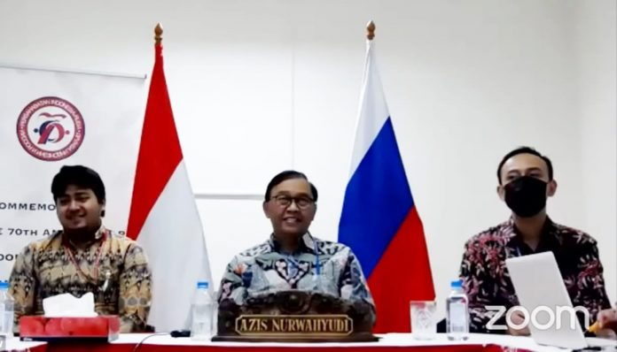 Wakil Dubes RI untuk Rusia yang merupakan alumnus UGM, Azis Nurwahyudi, memandang bahwa mahasiswa punya peran penting dalam relasi Indonesia-Rusia. Foto: KBRI Moskow
