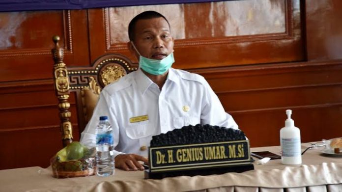Wali Kota Pariaman alumnus UGM, Genius Umar, menjelaskan berbagai upaya yang terus digalakkan dalam masa pandemi Covid-19. Foto: Pemkot Pariaman