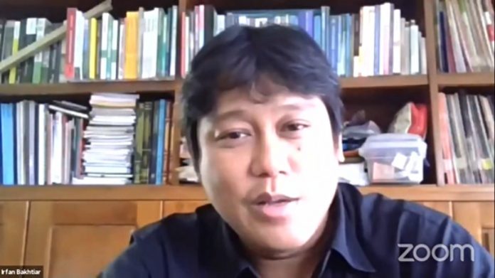 Direktur Program SPOS Indonesia Yayasan KEHATI, Irfan Bakhtiar, menilai ada maksud lain di balik ‘kebijakan hijau’ dan sertifikasi terhadap produk kehutanan. Foto: Ist