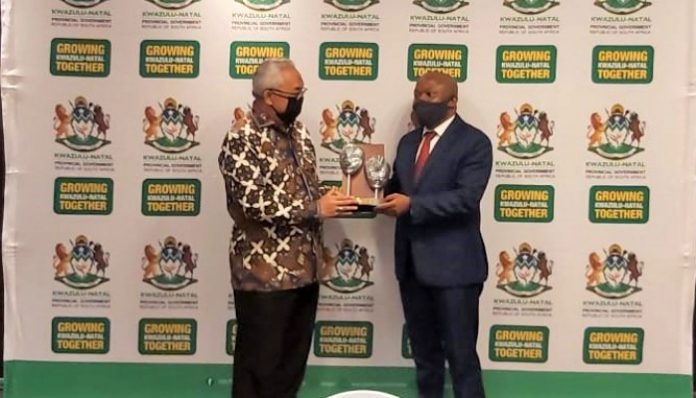 Dubes alumnus UGM, Salman Al Farisi, meresmikan konsul kehormatan baru di Durban, guna memperkuat diplomasi ekonomi Indonesia dengan Afrika Selatan. Foto: KBRI PRetoria