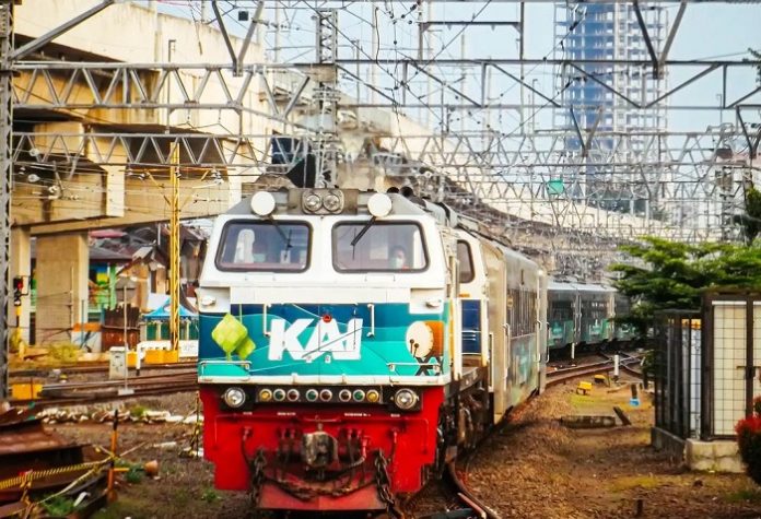 KAI berharap masyarakat dapat merencanakan perjalanannya dengan baik karena tiket KA masa Angkutan Lebaran masih cukup banyak tersedia. Foto: Instagraam @rnovanto