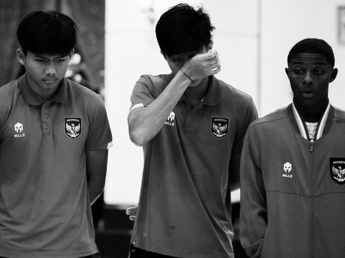 Para pemain Timnas Indonesia U20 amat kecewa karena gagal tampil di Piala Dunia FIFA U20 2023. Foto: Instagram @PSSI
